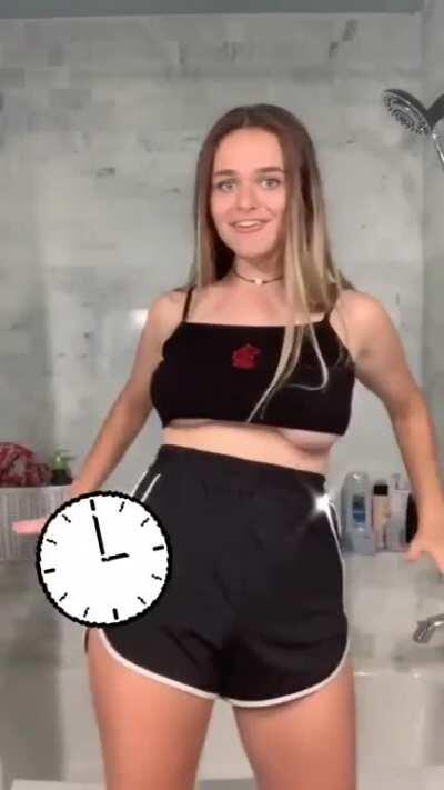 I enjoy her underboob