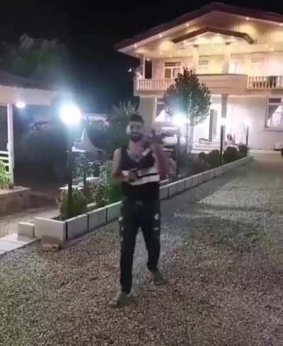 WCGW not holding a shotgun correctly.