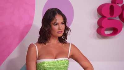 What’s love got to do with it? Premiere