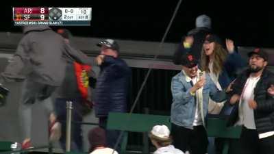 [Highlight] Mike Yastrzemski's grand slam puts the Giants ahead by one.