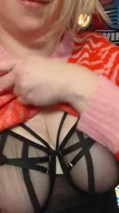 having fun on a family outing 🤭