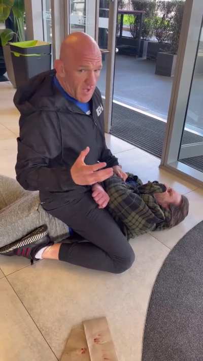 Fool tries to rob my Gym’s Owner