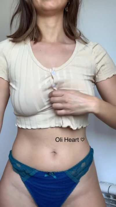 Knock knock, my titties are here!