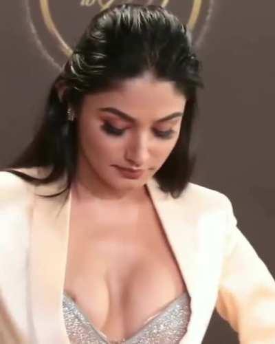 Donal Bisht nipple slip