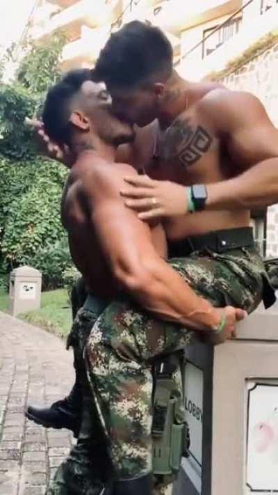 ｓ ｔ ｒ ａ ｎ ｇ ｅ ｒ ｓ