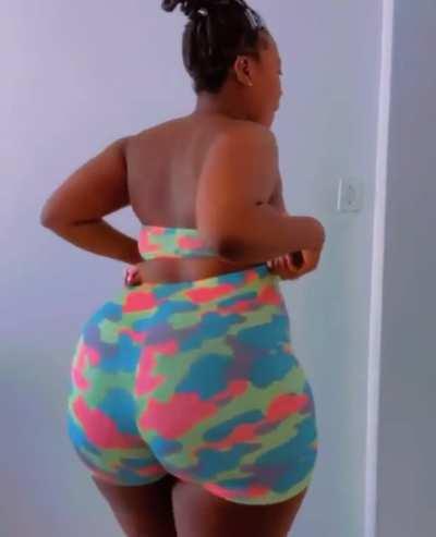 ihtanu.za ass stoopid phat 😏🍑