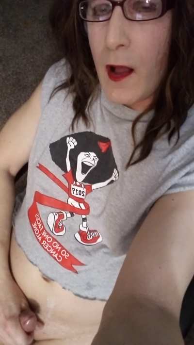 Detroit fem looking for a Dom