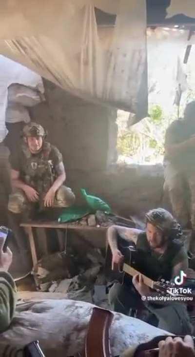 Ukrainian soldiers keeping up their spirits between the battles in the front line 