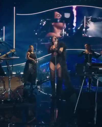 'Thank you Miami for 2 beautiful nights' - IG September 2025