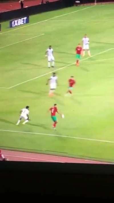 Boufal skill + no foul called