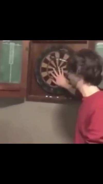 Cursed_darts