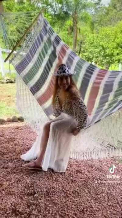 Not easy to manage all these cows of this farm.. 😜🤭