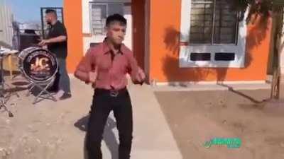 Che loco, todo muy lindo con Messi pero se olvidan el Chqui Tapia. Esto no puede quedar ase!