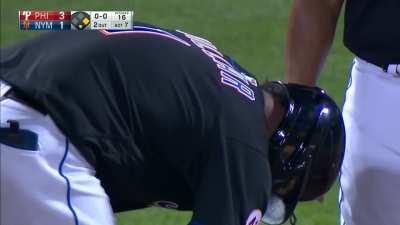 [Highlight] Didi Gregorius makes an incredible behind the back toss to Jean Segura to get the out at second.