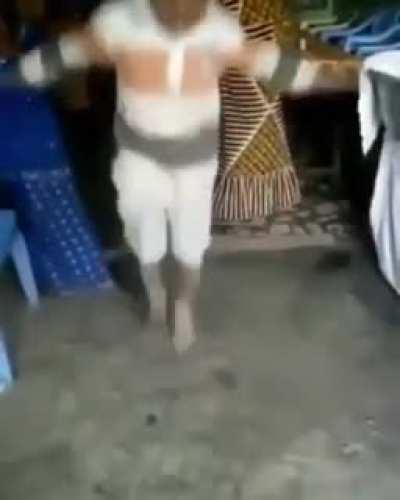 Bolsonaro empurrou o menino coitado😰