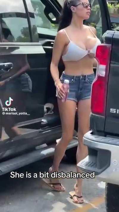 Gravitational Pull 😲 [@marisol_yotta_]