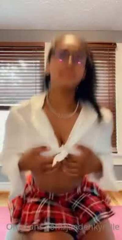 Looking For A Naughty Schoolgirl 😈💦? (4GB Mega👇❤️ )