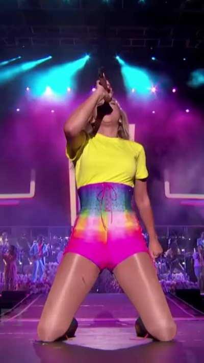 Taylor Swift must ride cocks like a pro, fuck