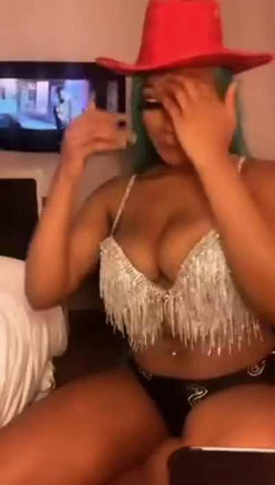 Megan thee (mommy) Stallion has always asked you to record her twerk sessions for her instagram. Now you're reaching that age where your body can't ignore all that ass in front of you and I think she knows..