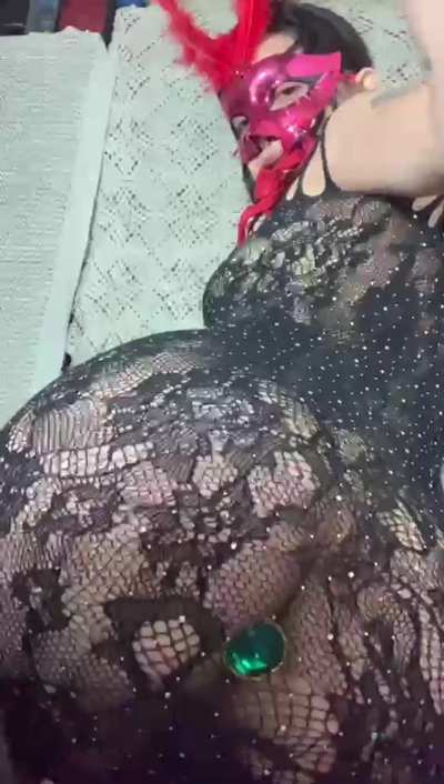 I love spanking myself and putting a plug in 👀🔞