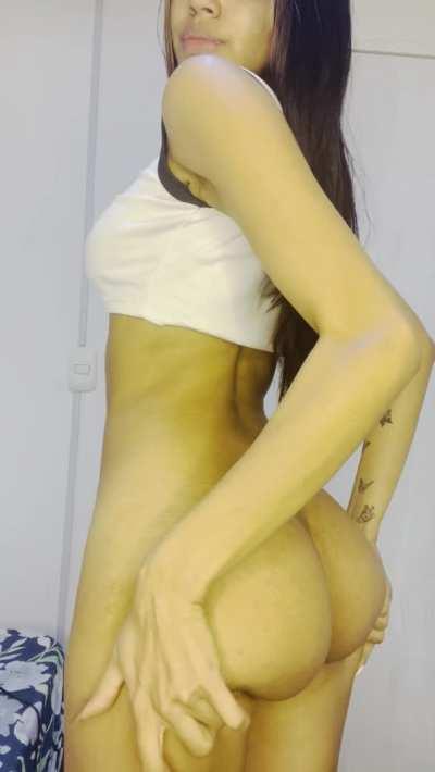 Would you squeeze my 18 year old bubble butt?