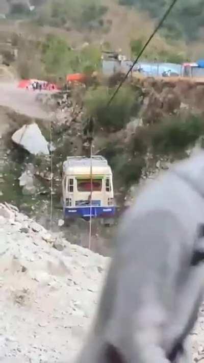 Bitch I'm a bus swinging down a thin cable car WOOOOOO