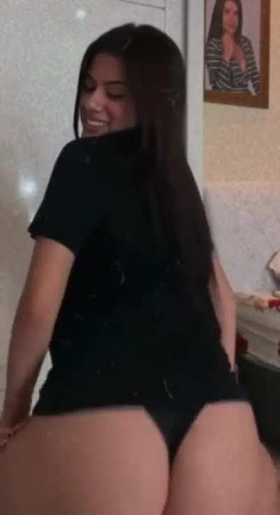 GOOD MORNING MY BOYS THIS HOW SHE TWERK ON THE DICK THIS ONE FOR THE TEAM💪🏾