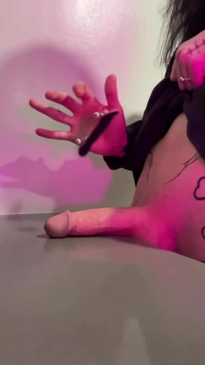 Fuck the news! Watch this! 🛹🍆😼