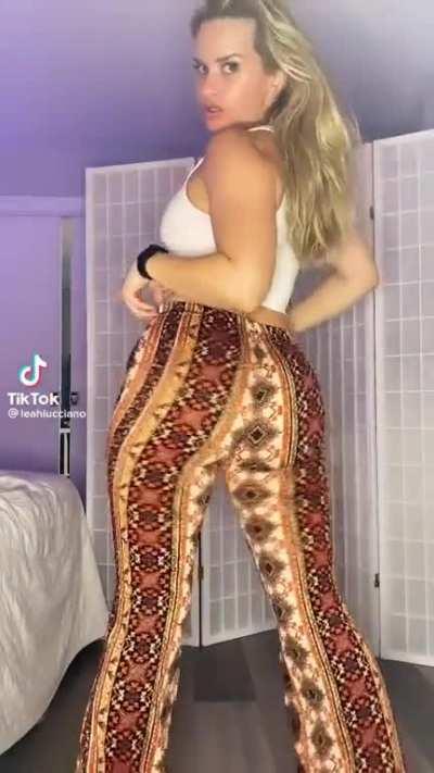 I think this would look better without the pants