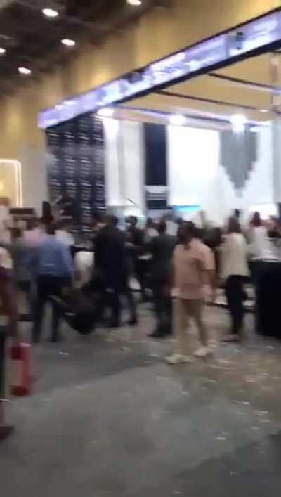 Real estates fight over a client lol