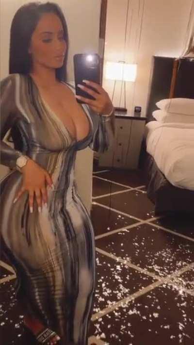 Good god almighty, that donk..