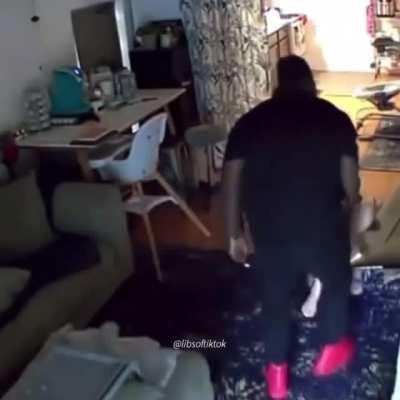 Former NFL RB Zac Stacey goes apeshit on his ex in front of their kid