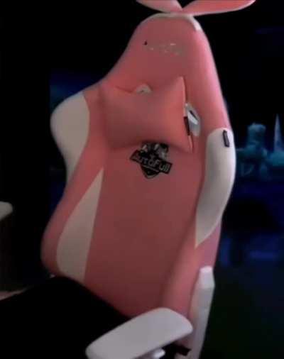 Blu's Ass Looking Great In Leggings