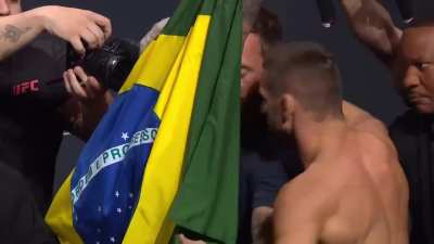 First face off b/w do bronx and gamrot. Hell yeah