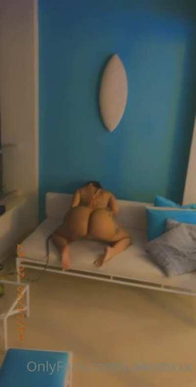 more Twerking and hookah