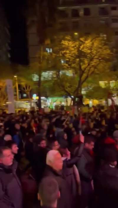 Adana’da P*lis barikatının aşıldığı anlar! TAYYİP İSTİFA SESLERİ