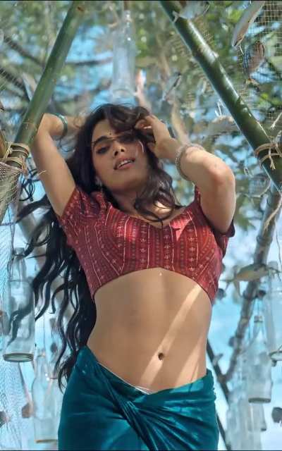 Janhvi Kapoor [Devara: Part 1] $