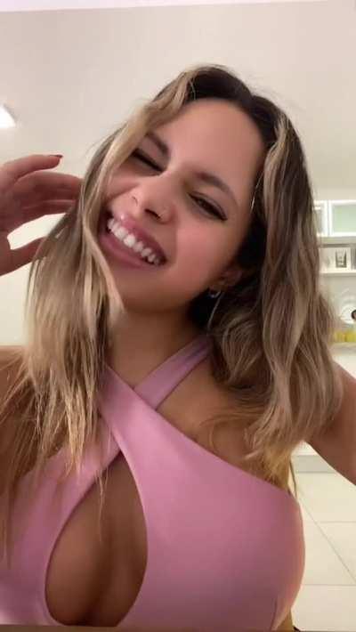 Wanna sit on your face for a few hours… 🍑