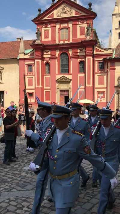 C̶h̶i̶n̶e̶s̶e̶ Hungolian spy interrupted Czech military structure 🕵🏻📸