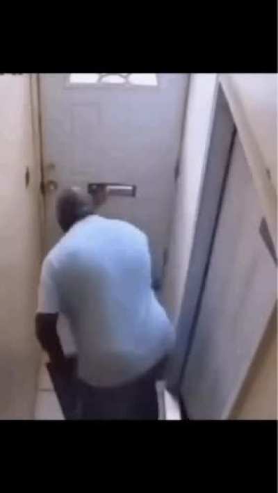 Not on my watch snake arm!!!