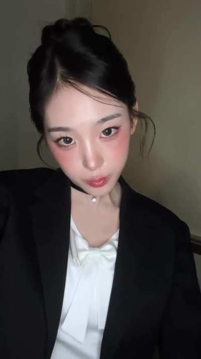 251223 tripleS : TikTok Update with JiYeon - The elegance of a swan🦢
