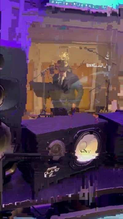 Grmoja radi patriotski 'disstrack'