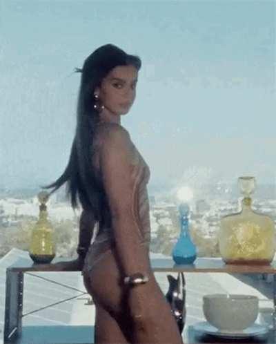 Hailee Steinfeld is such a hot tease