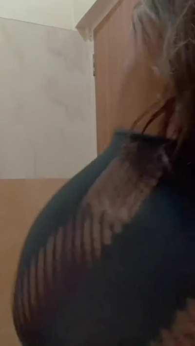 LIKE WHAT YOU SEE DADDY💦💦😈