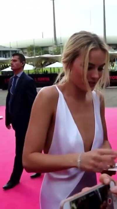 Margot Robbie