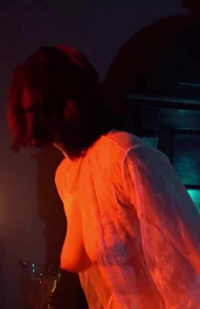 Anastasia August - Chills Down Your Spine (2020)