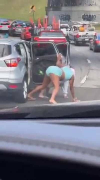 Twerking in traffic