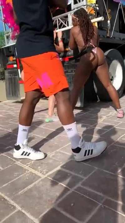 Nandi and Bambii slow motion.