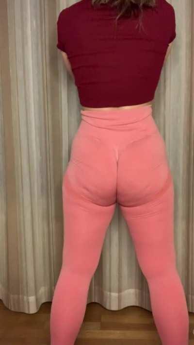 I wanna let one lucky Redditor cum on my ass multiple times