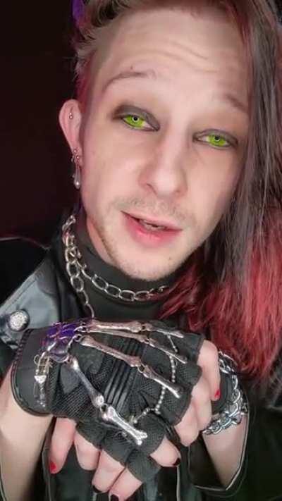 Guys no transphobia in the comments please 😤😤